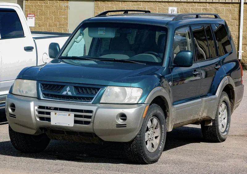 Mitsubishi Montero 2003