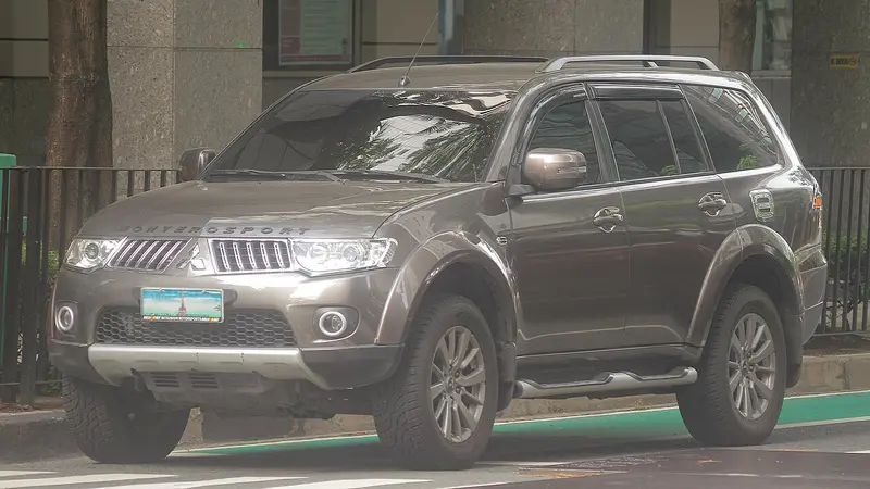 Mitsubishi Montero 2013