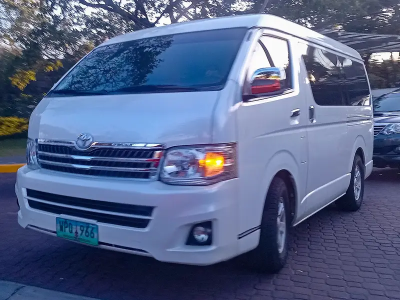 Toyota Hiace 2013